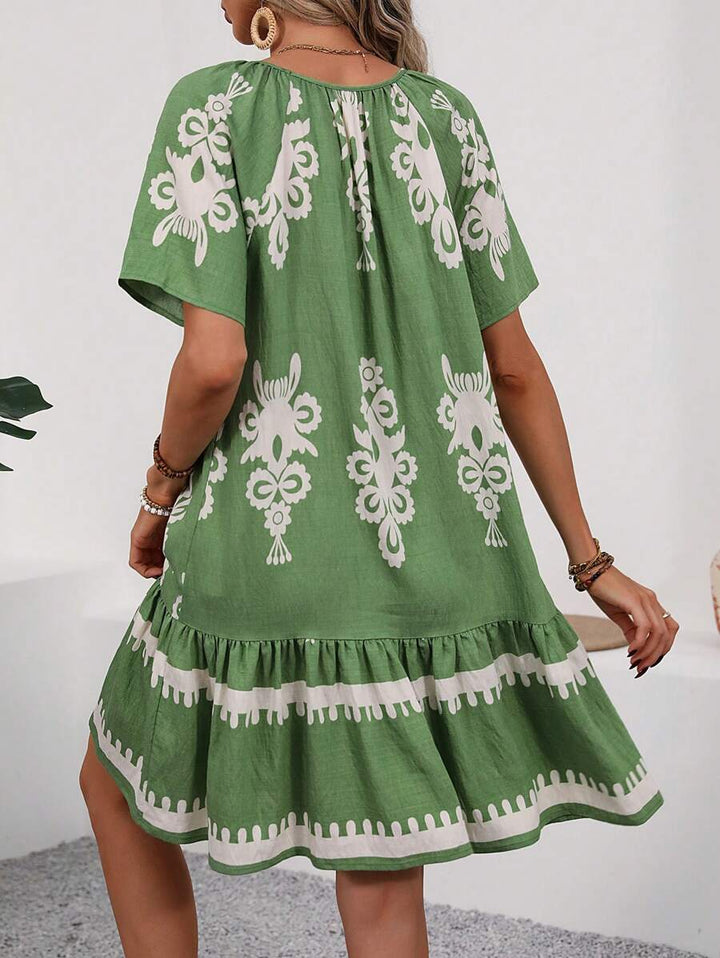 Kelly |  Round Neck Short Sleeve Knee Length Dress