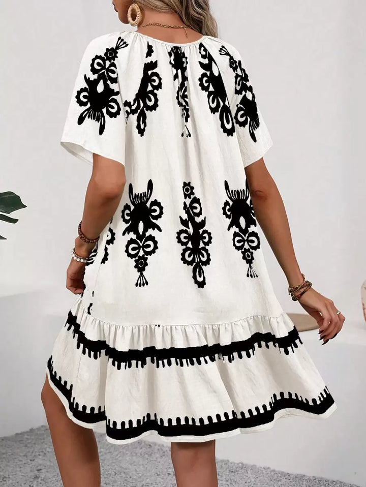 Kelly |  Round Neck Short Sleeve Knee Length Dress