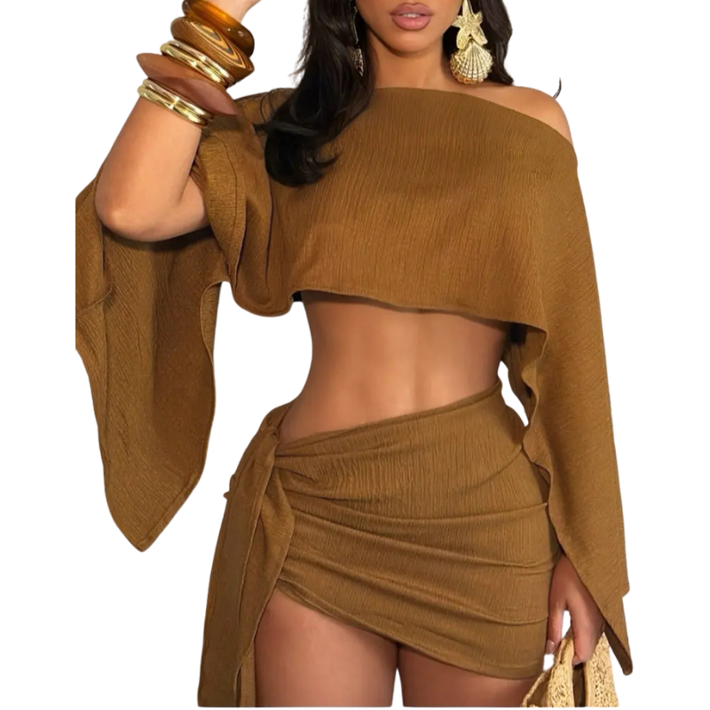 GREATHELT - Sophisticated Holiday Top and Fitted