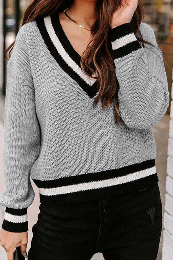 NICKIE | V-neck long-sleeved color-block sweater