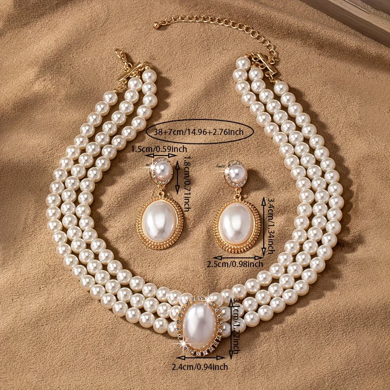 Jewellery set with classic pearls