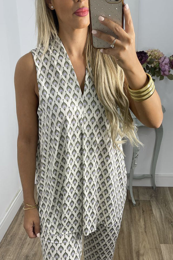 v-neck sleeveless top bootcut pants suit