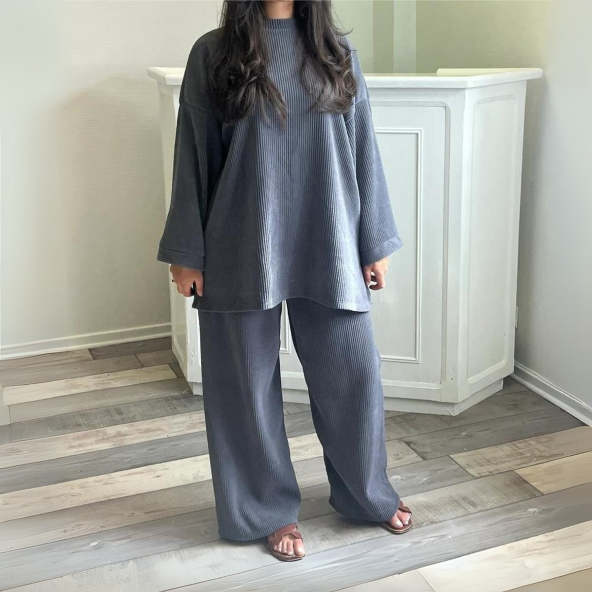 UNIT - Loose Top and Wide Leg