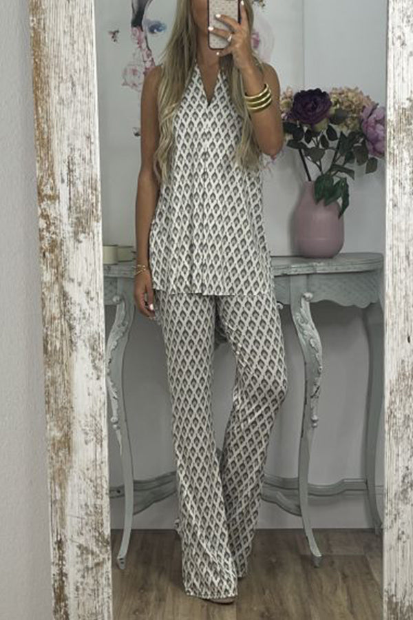 v-neck sleeveless top bootcut pants suit