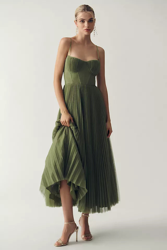 VARELLEO | Sculpted Silhouette Dress
