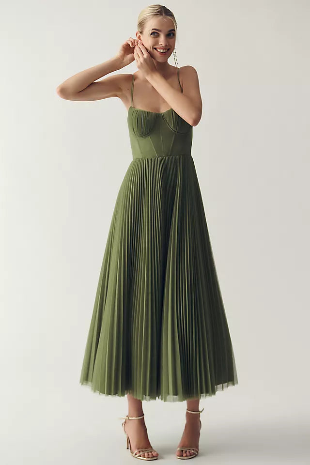 VARELLEO | Sculpted Silhouette Dress