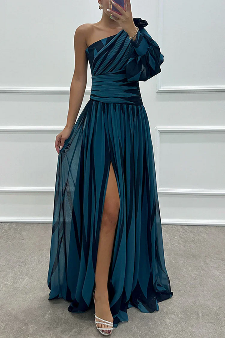 Chloe – Elegant Striped One Shoulder Maxi Dress