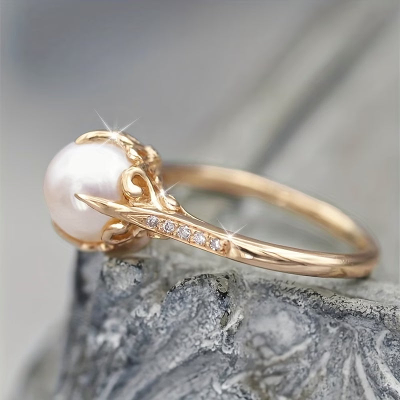 Lovely ring with pearls and crystals