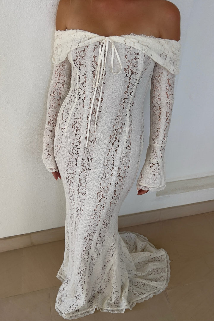Indira | Off-Shoulder Lace Gown