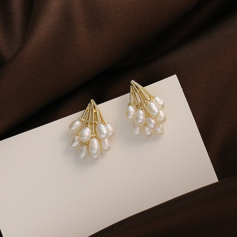 Pearl earrings with raindrop effect