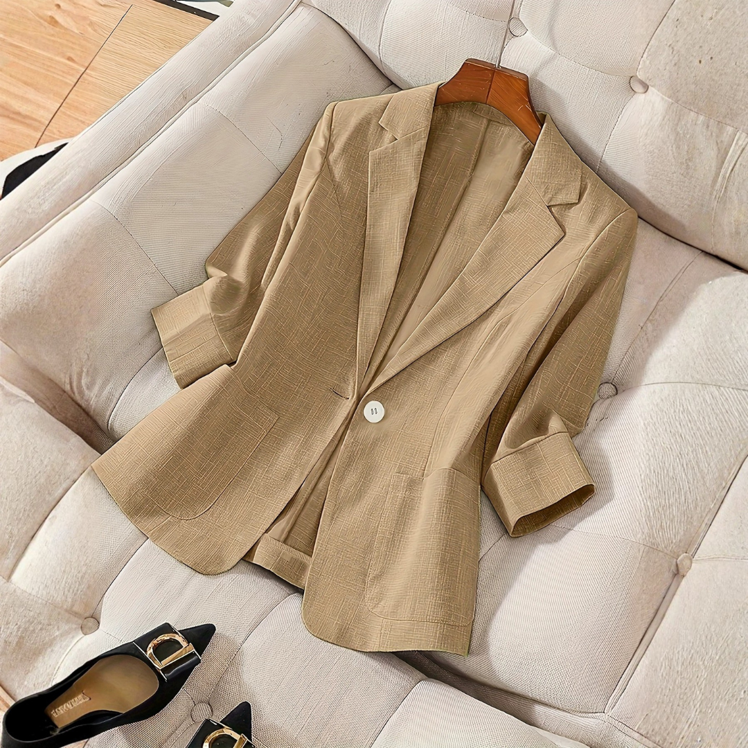 WYNDHAM™ – Tailored One-Button Fitted Blazer