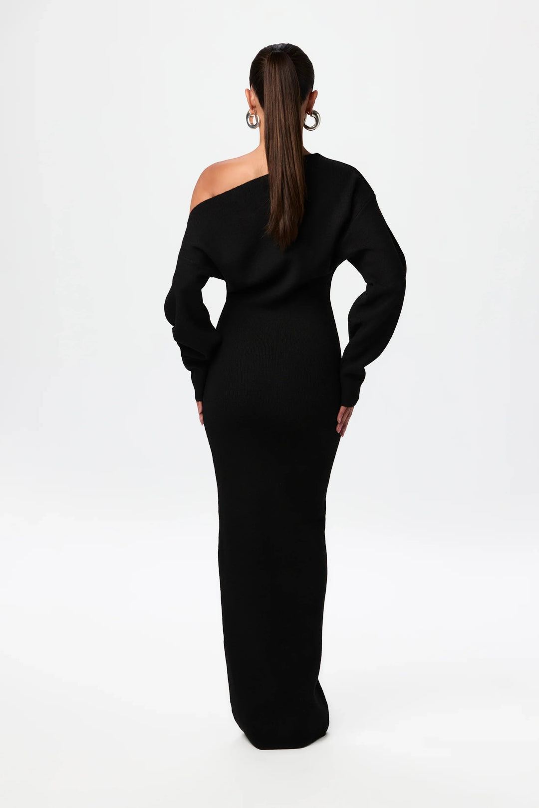 Elorien | The Off-Shoulder Sweater Dress