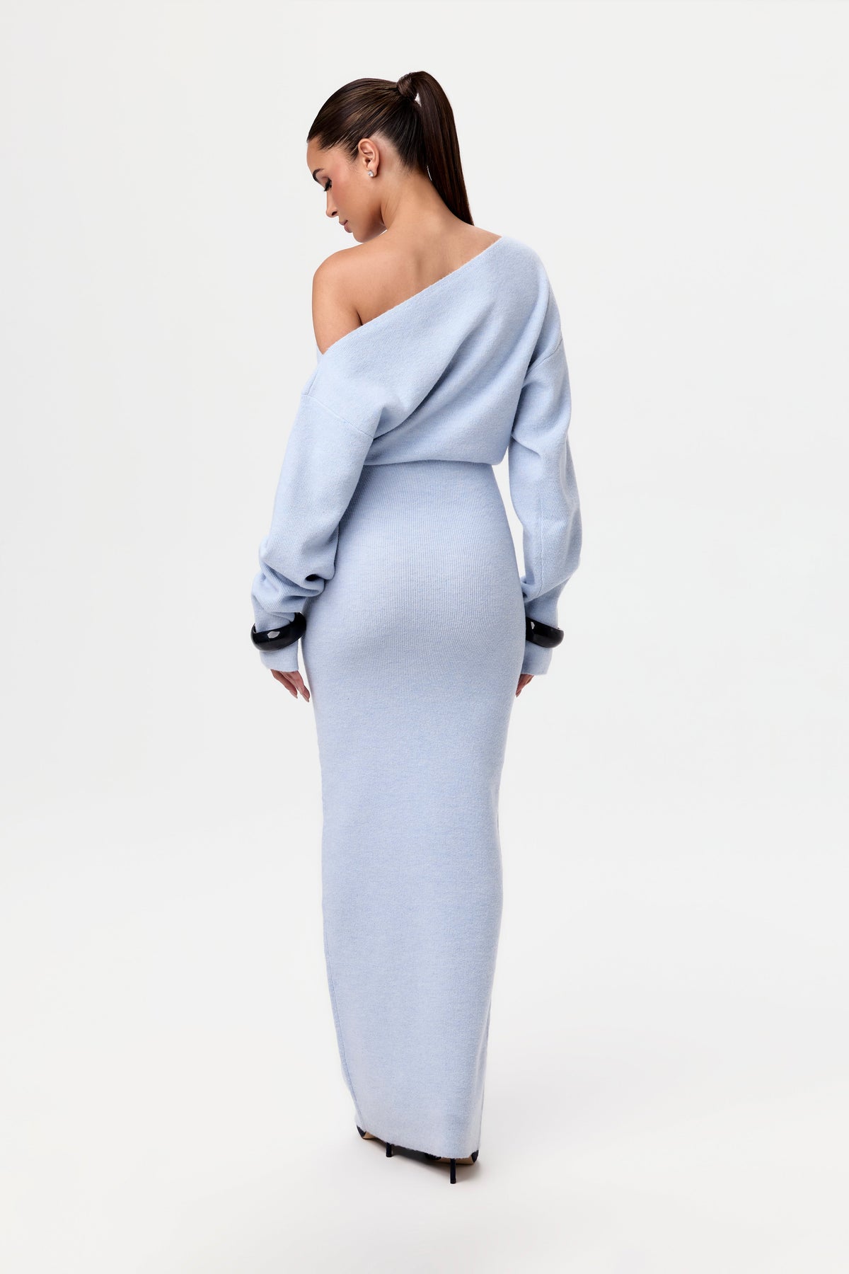 Elorien | The Off-Shoulder Sweater Dress