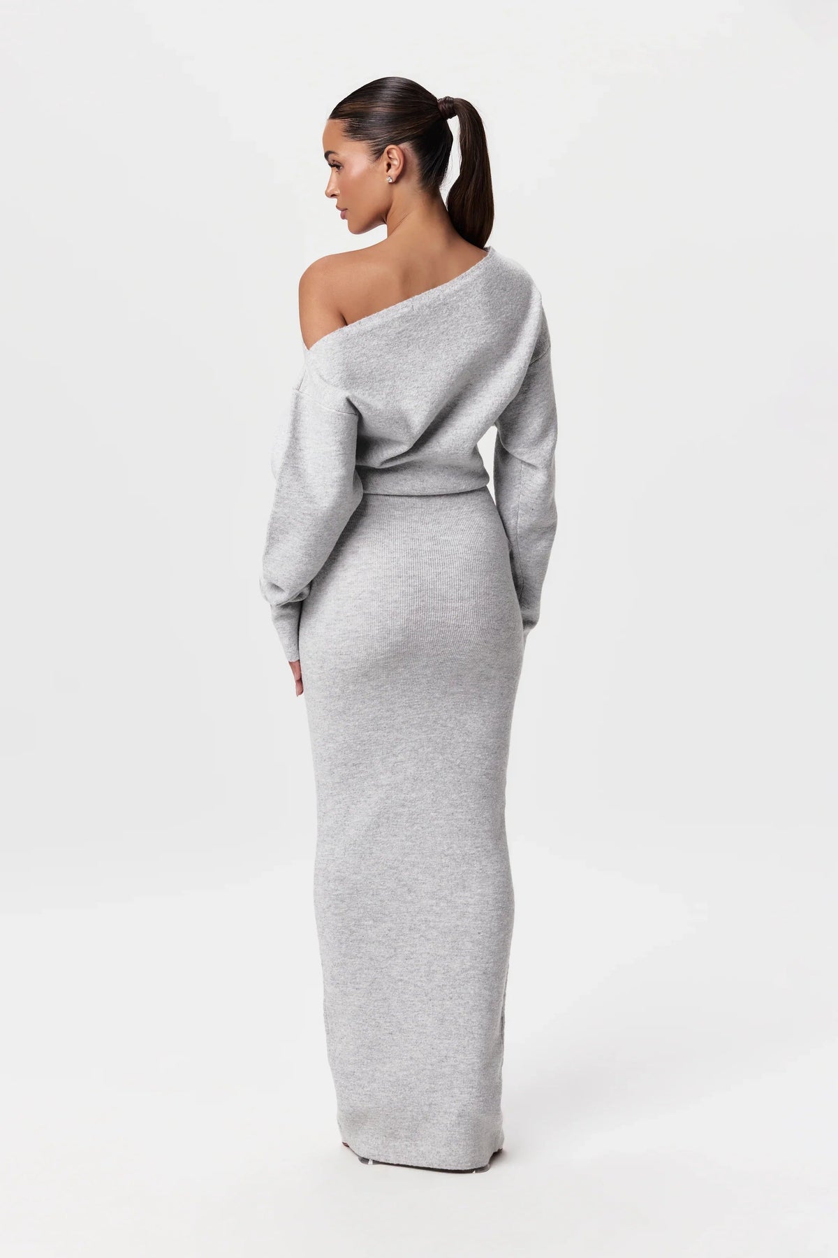 Elorien | The Off-Shoulder Sweater Dress