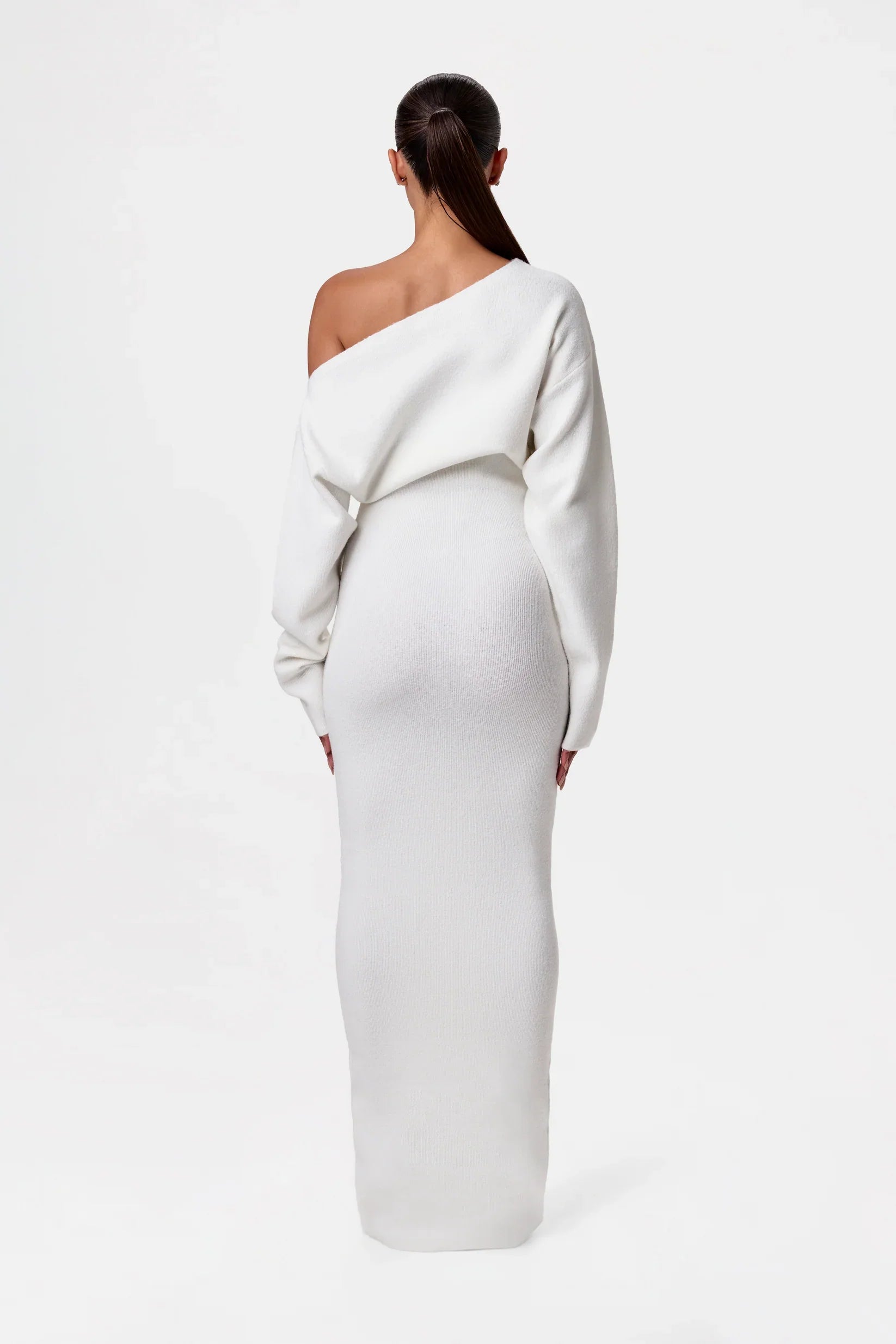 Elorien | The Off-Shoulder Sweater Dress