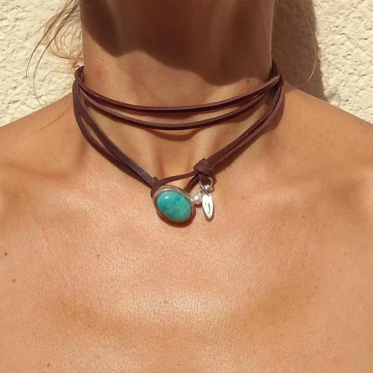 Agnese leather choker with turquoise