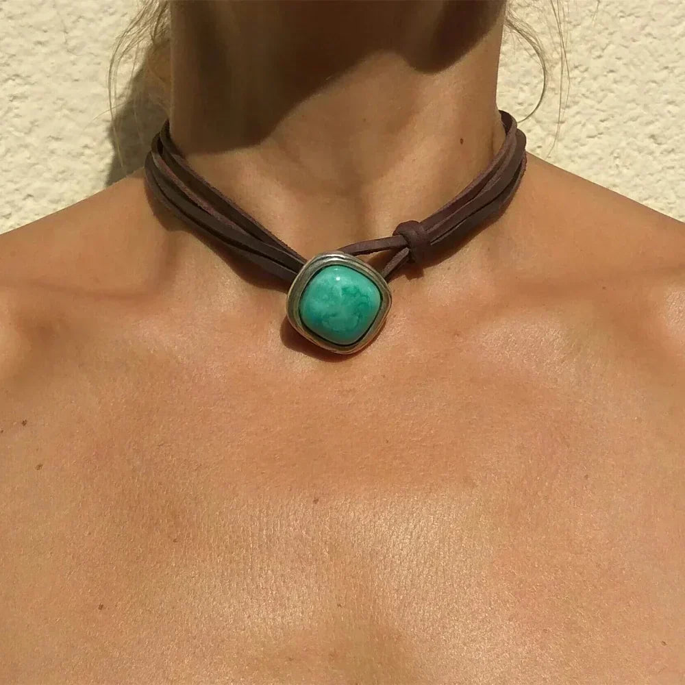 Agnese leather choker with turquoise
