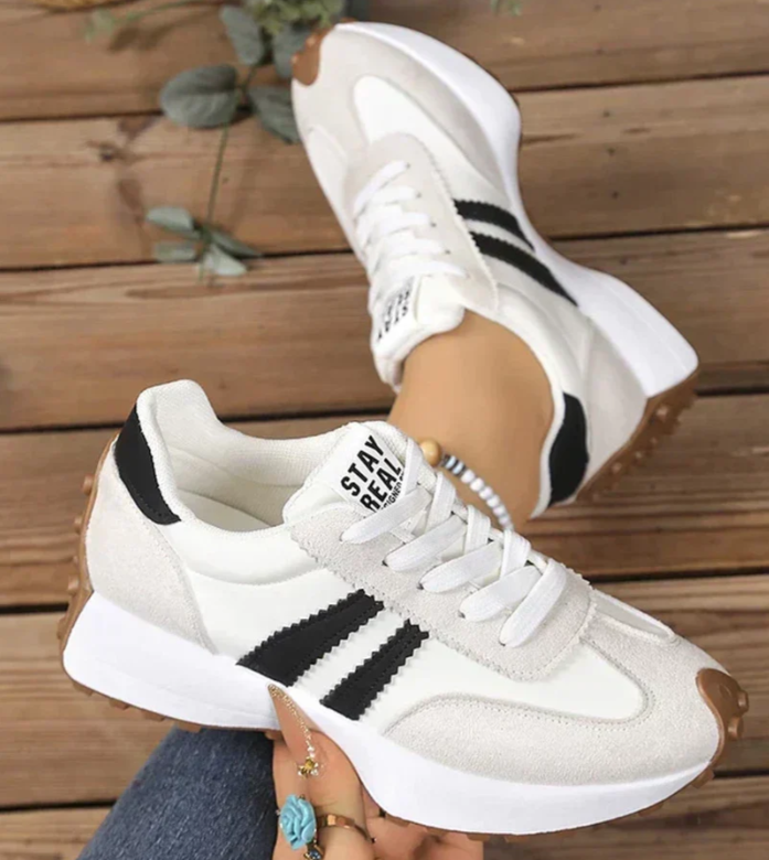 Simone Everyday Comfort Sneakers