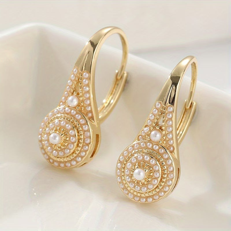 Elegant earrings with pearls