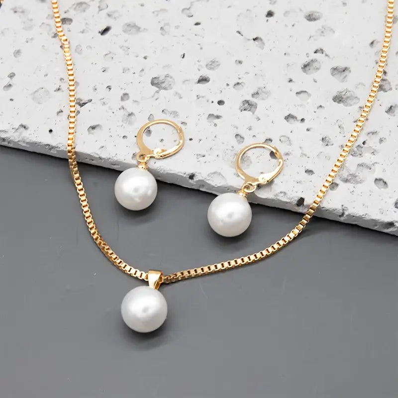 Elegant pearl necklace set