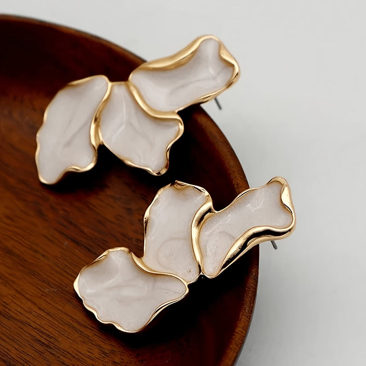 Pearl Earrings in Petal Shape
