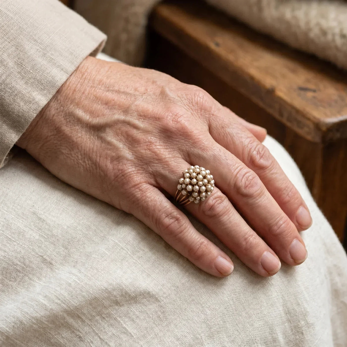Classic gold ring with inlaid pearl